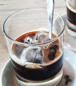 Café con hielo